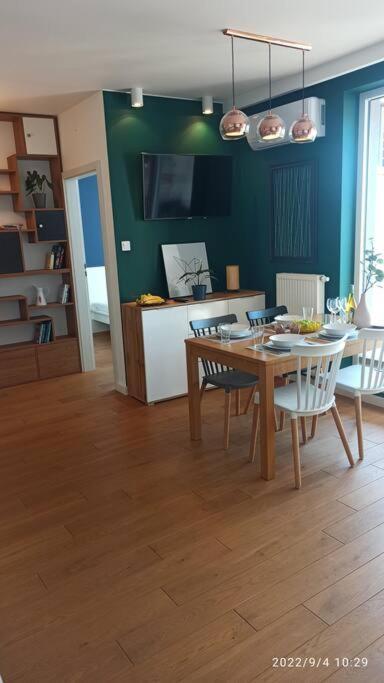 Comfy, Familly Friendly Apartment. Balcony. Garage. Butas *