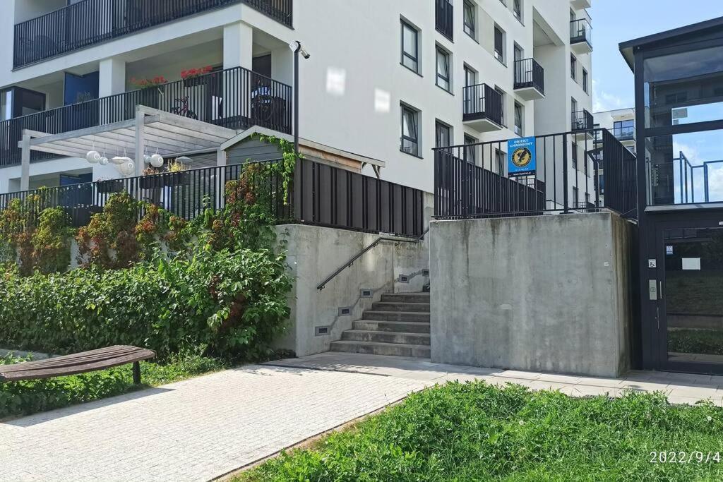 Comfy, Familly Friendly Apartment. Balcony. Garage. Butas