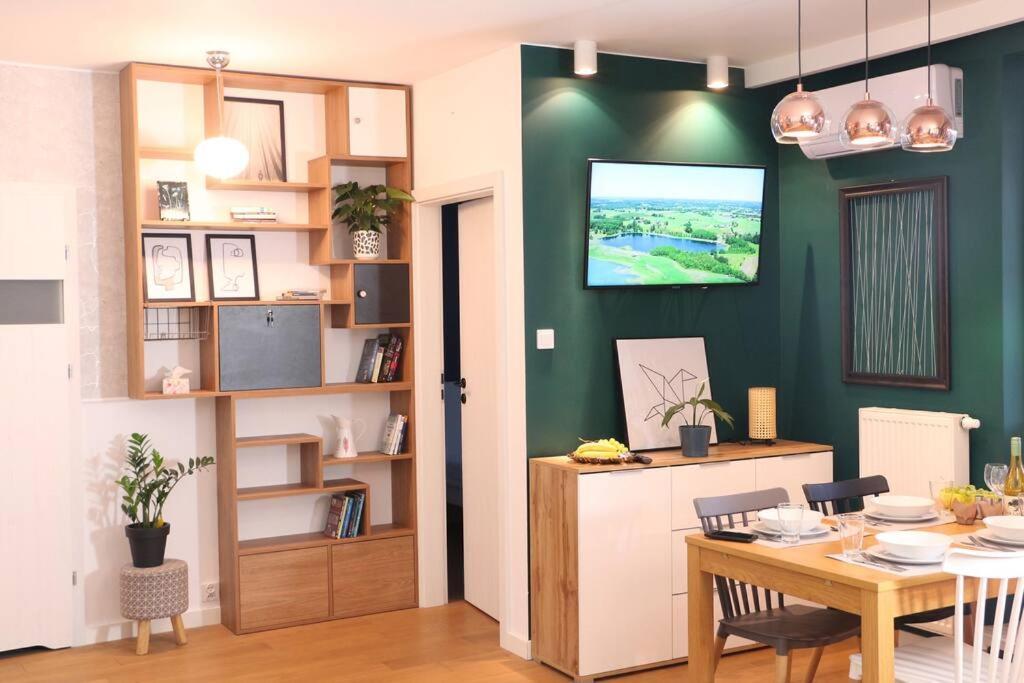 Butas Comfy, Familly Friendly Apartment. Balcony. Garage. *
